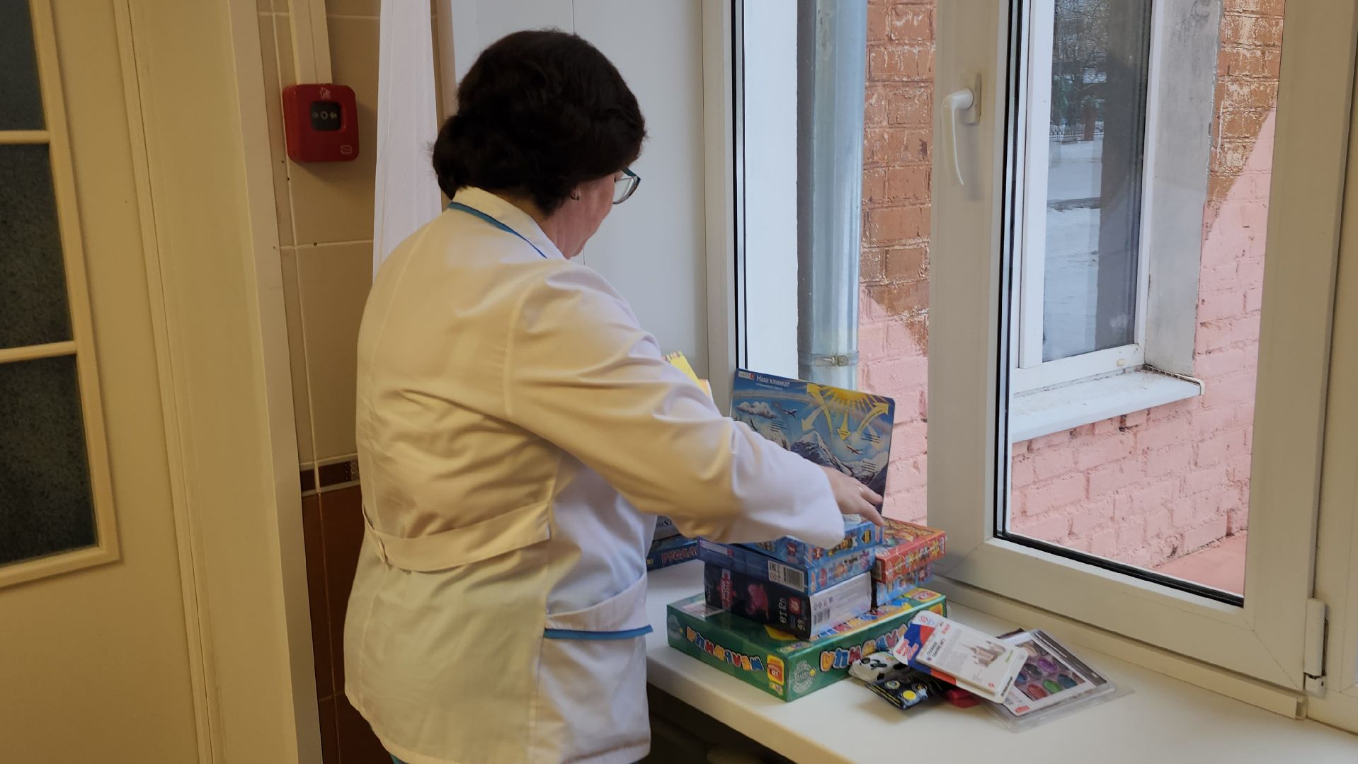 единая россия, подарки детям, добрая комната, детская больница, серпухов, улица химиков, коробка храбрости,