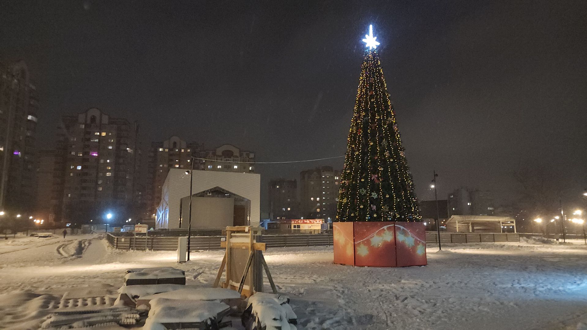 долгопрудный, парки, зима в подмосковье, зимовка фонтанов, Шоу Ильи Авербуха,
