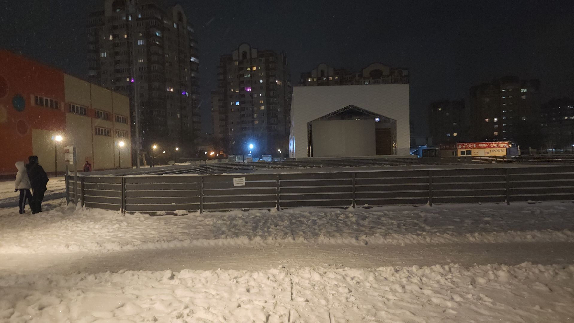долгопрудный, парки, зима в подмосковье, зимовка фонтанов, Шоу Ильи Авербуха,