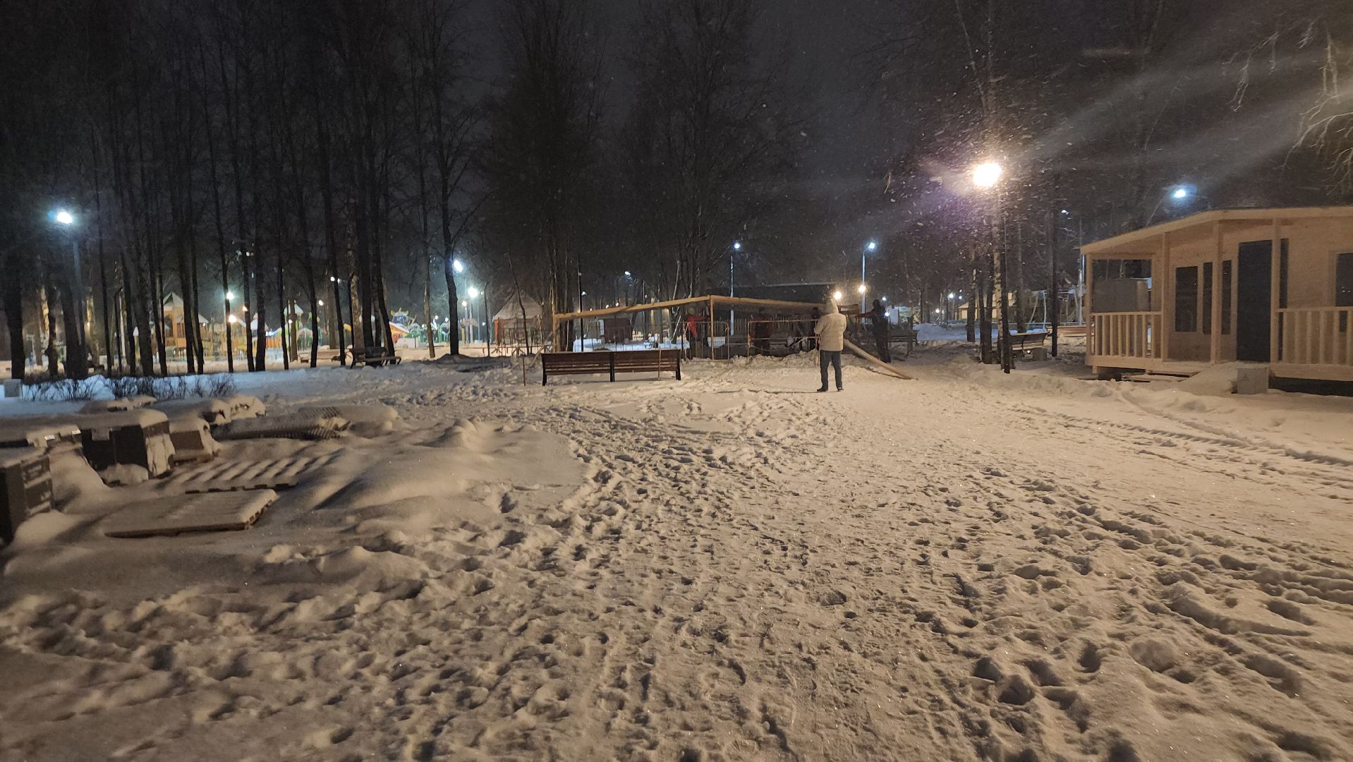 долгопрудный, парки, зима в подмосковье, зимовка фонтанов, Шоу Ильи Авербуха,