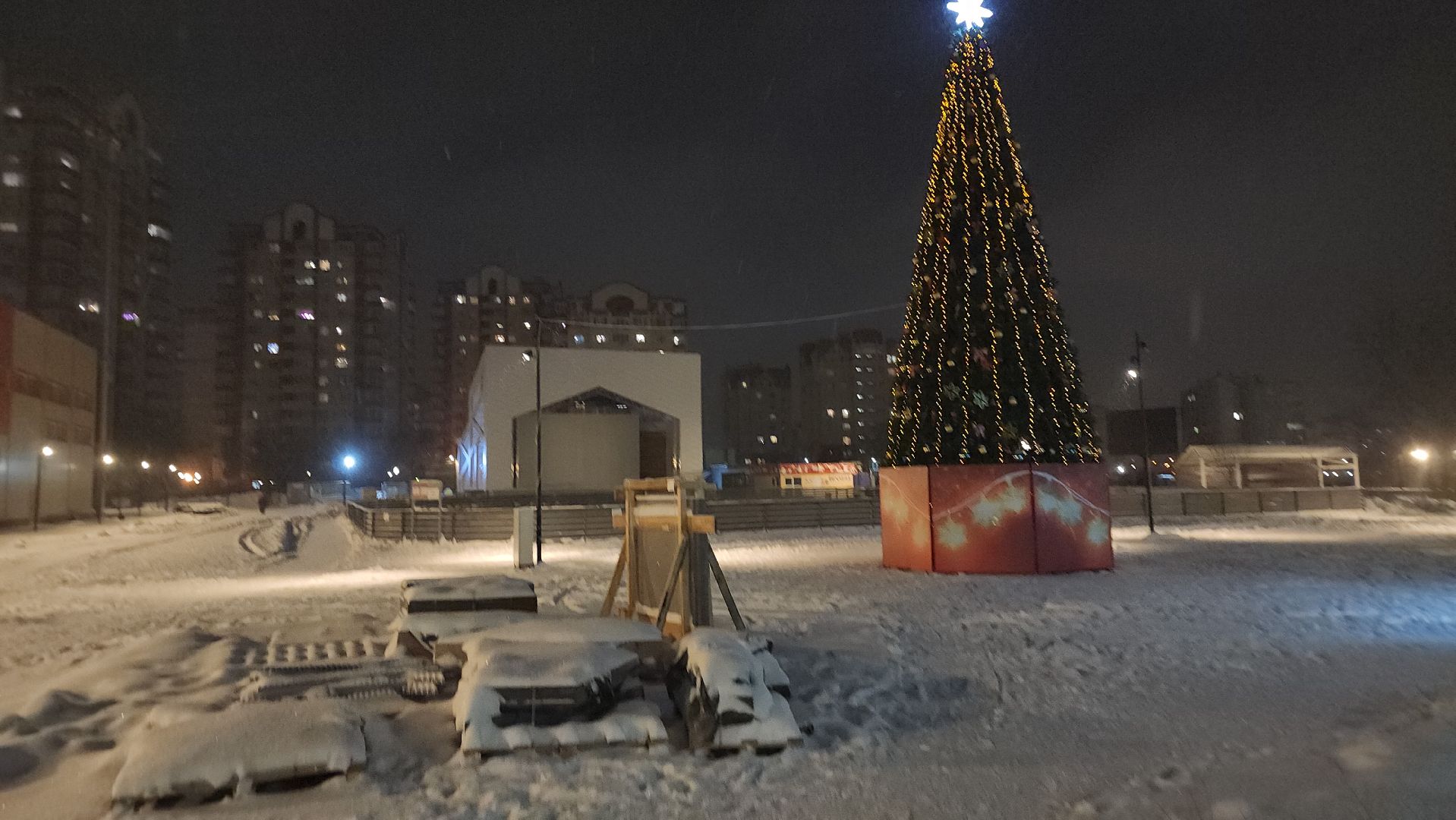 долгопрудный, парки, зима в подмосковье, зимовка фонтанов, Шоу Ильи Авербуха,
