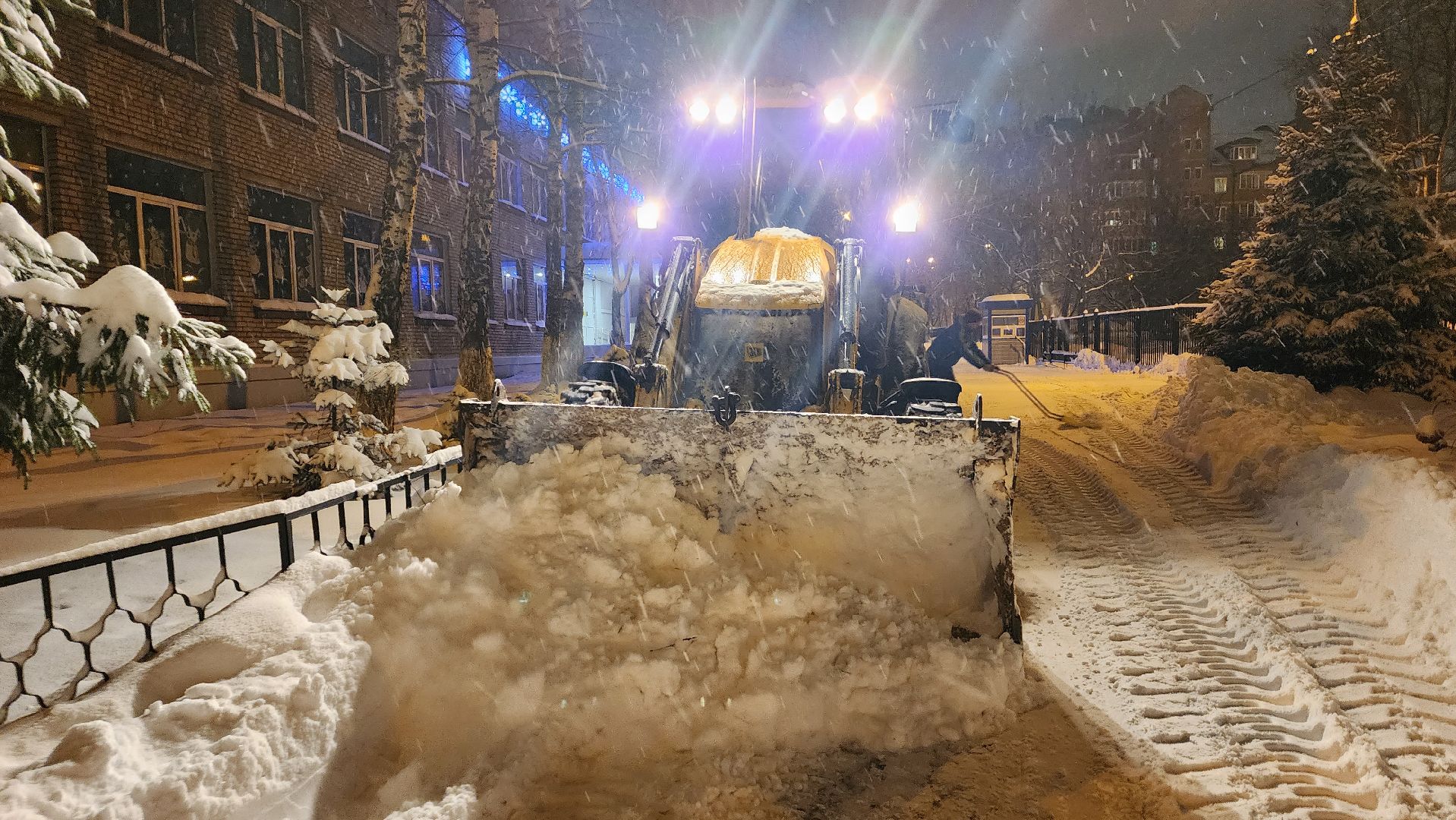Подмосковье, городской округ пушкинский, Ивантеевка, непогода, Снегопад, Образование, Дети, родители,