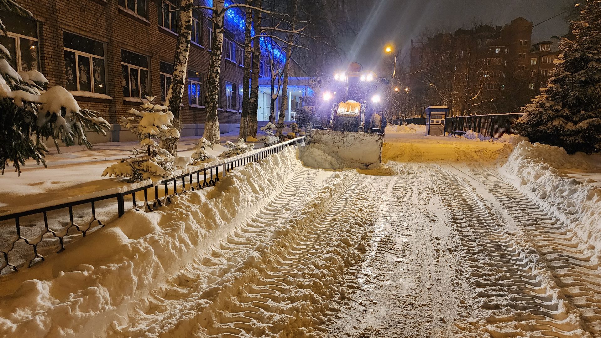 Подмосковье, городской округ пушкинский, Ивантеевка, непогода, Снегопад, Образование, Дети, родители,