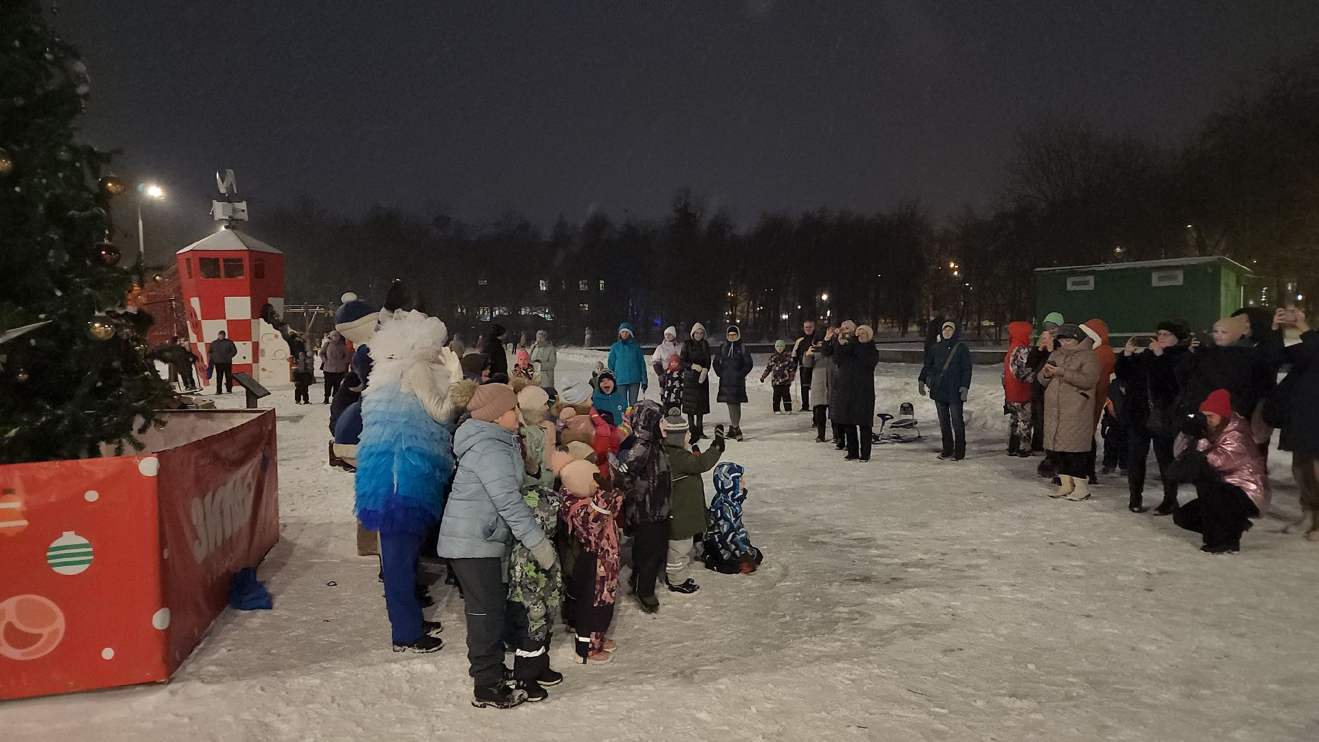 елка, Дед Мороз, сквер 28 квратал, ярмарка, зимний се,