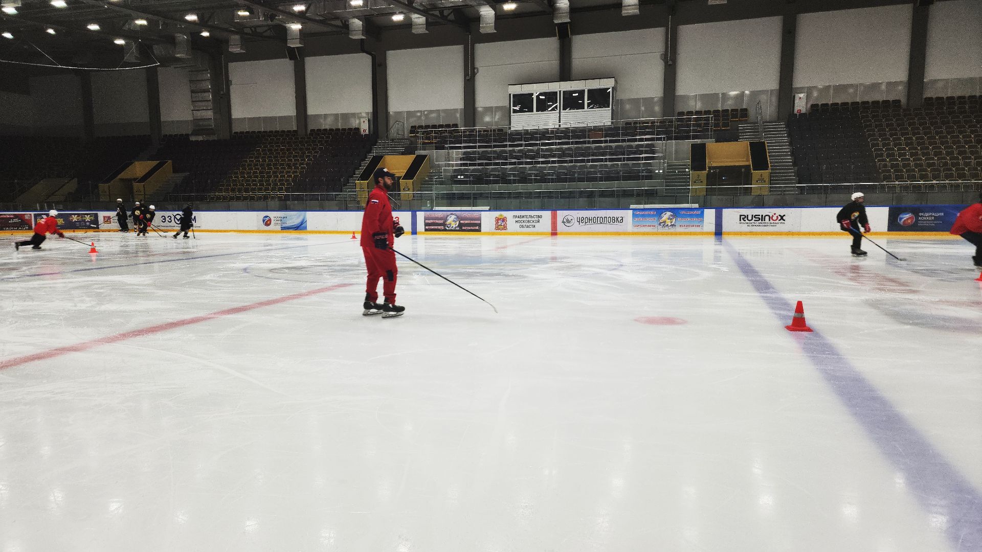 хоккей, день хоккея, электросталь, электросталь спортивная, юные хоккеисты, ледовая арена, ледовый дворец, ледовый комбайн, каток, хоккейный сезон, тренер, тренер по хоккею,