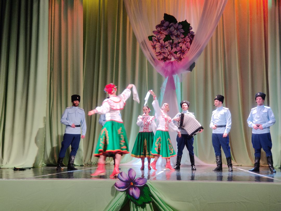 Красноармейск, казаки, концерт, народные песни, народные танцы, народные костюмы