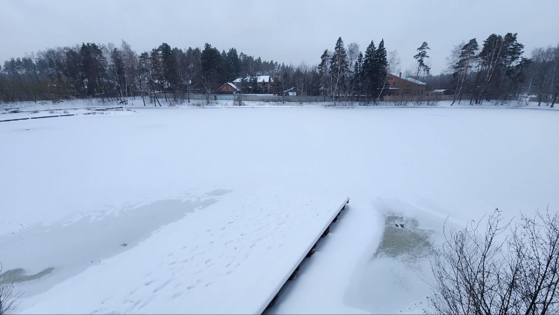 тонкий лед, безопасность нахождения на льду, ледостав в подмосковье, Лосино-Петровский,