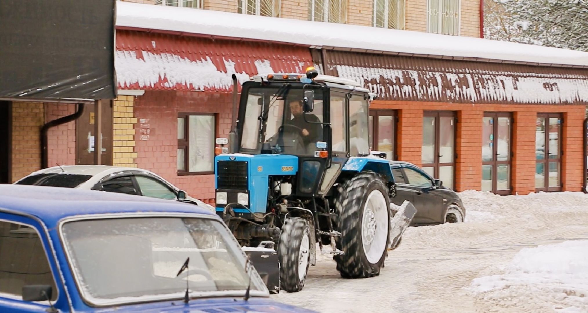 Солнечногорск, Снегопад, Уборка снега, Коммунальные службы, Трактор, Рабочие,