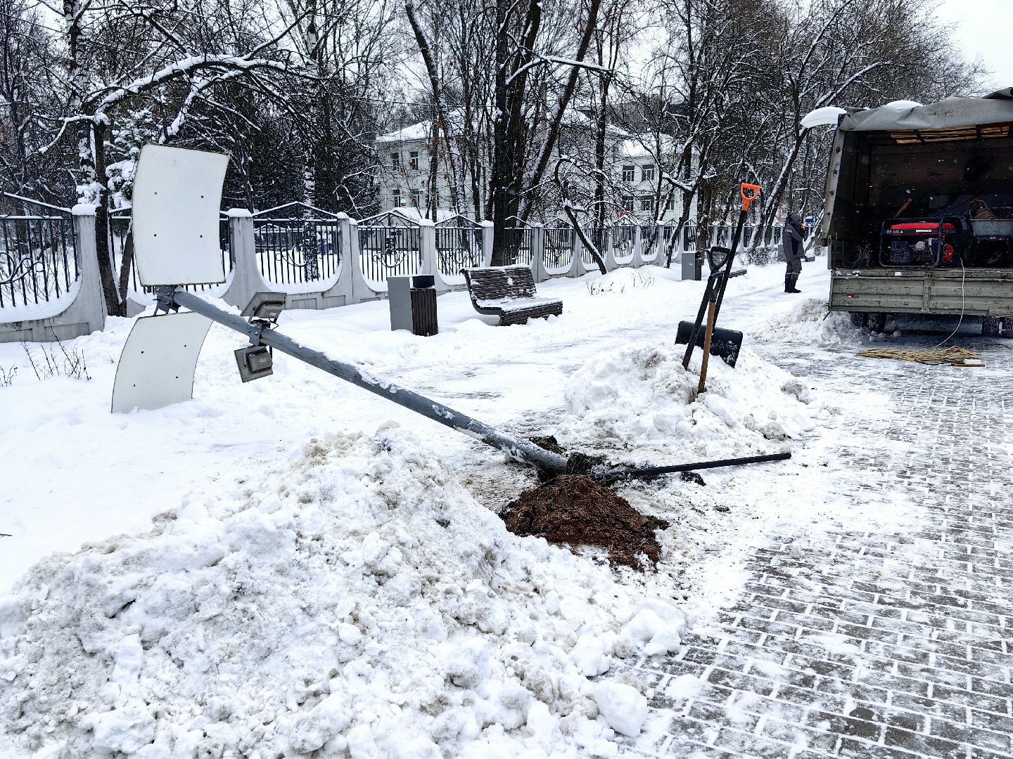 фонарь, столб, освещение, ремонт, ремонт фасада,