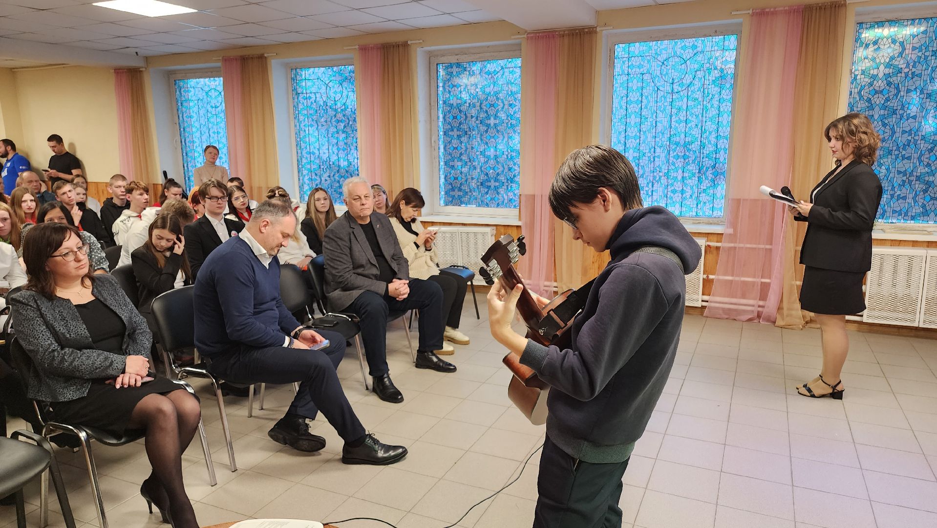 кашира, день волонтера, волонтеры, доброврольцы, активисты, кмц, гуманитарная помощь,