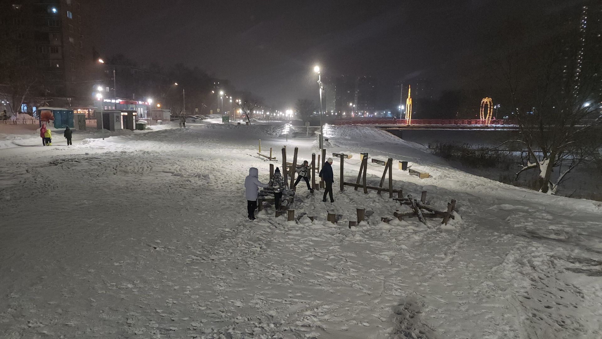 Пушкино, горки, снег, новый год, дети, общество, люди, досуг, Зима в Подмосоковье, Городской округ Пушкинский,