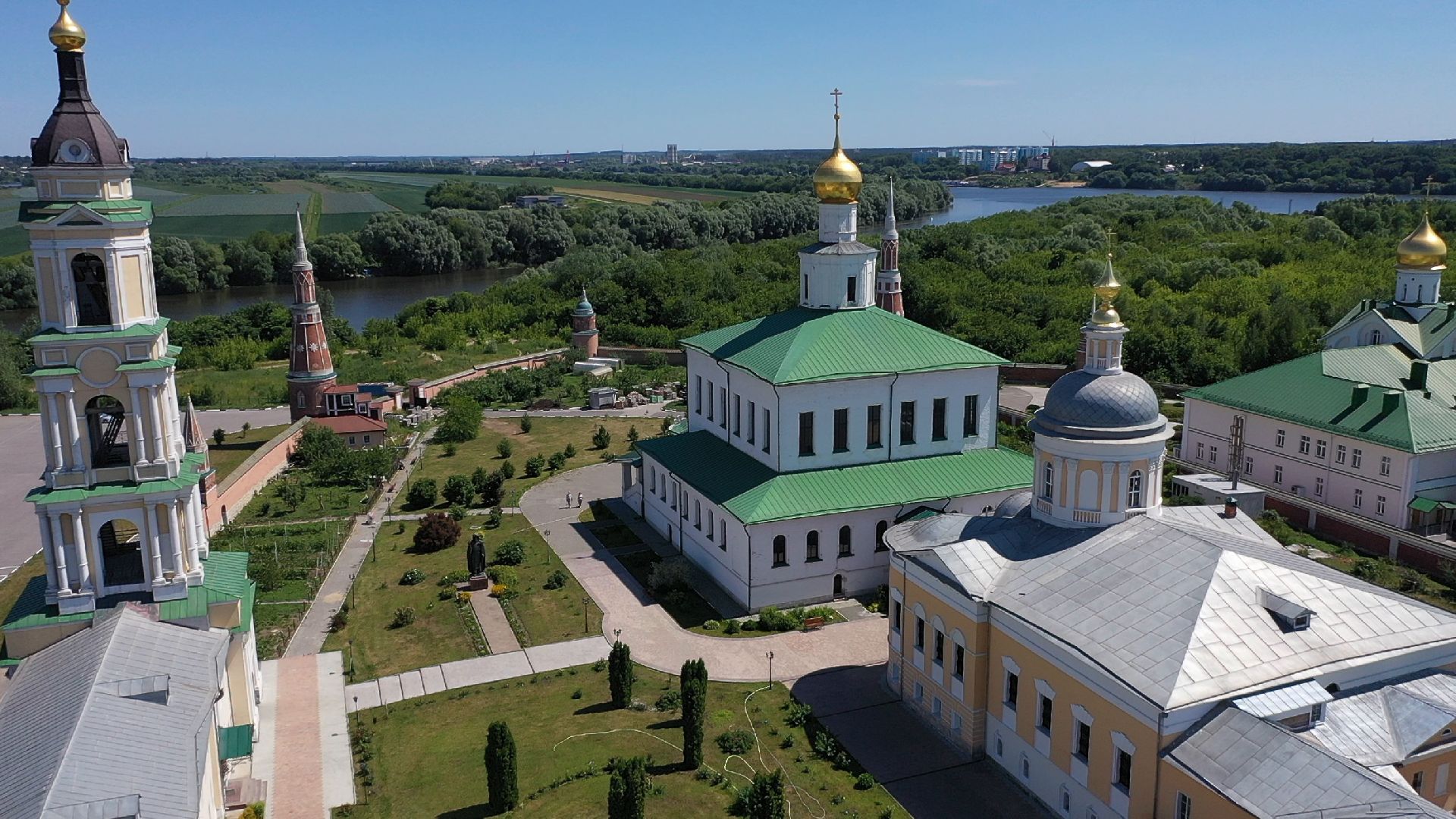 видео с коптера, Коломна, монастырь, архитектура,