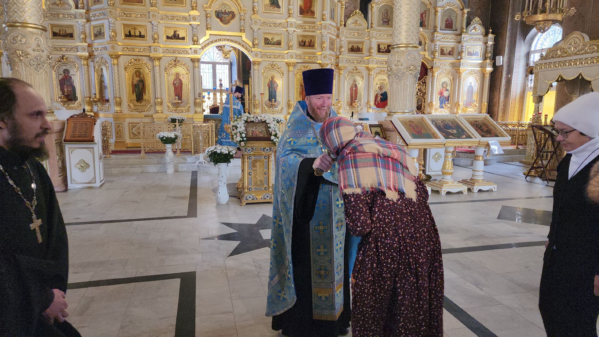 подольская епархия, серпухов, волонтеры, храм всех святых, дк исток, рождественские чтения, молебен,