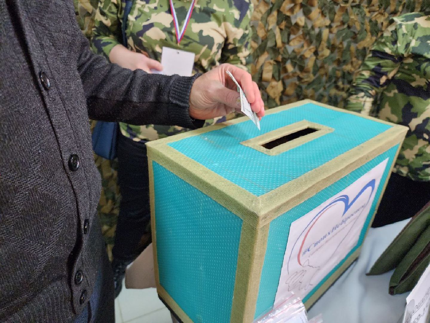 благотворительный концерт, волонтерский центр, своих не бросаем, казаки, ансамбль Радость,