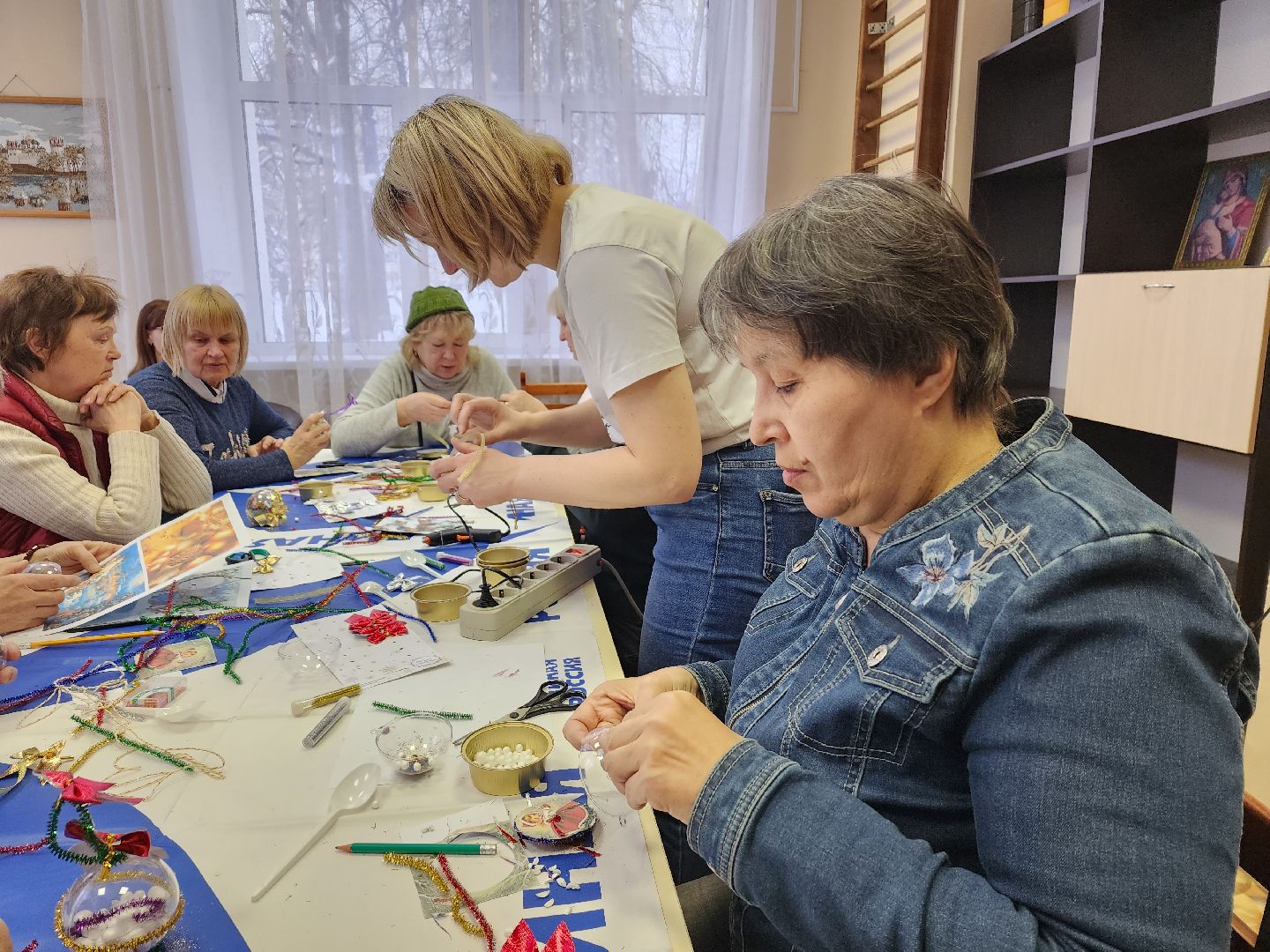 пушкино, мастер-класс, пожилые люди, новый год, елочные украшения,