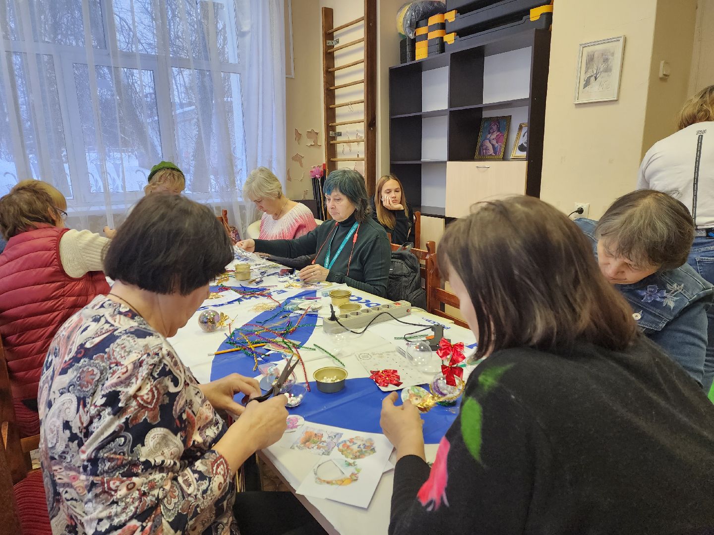 пушкино, мастер-класс, пожилые люди, новый год, елочные украшения,