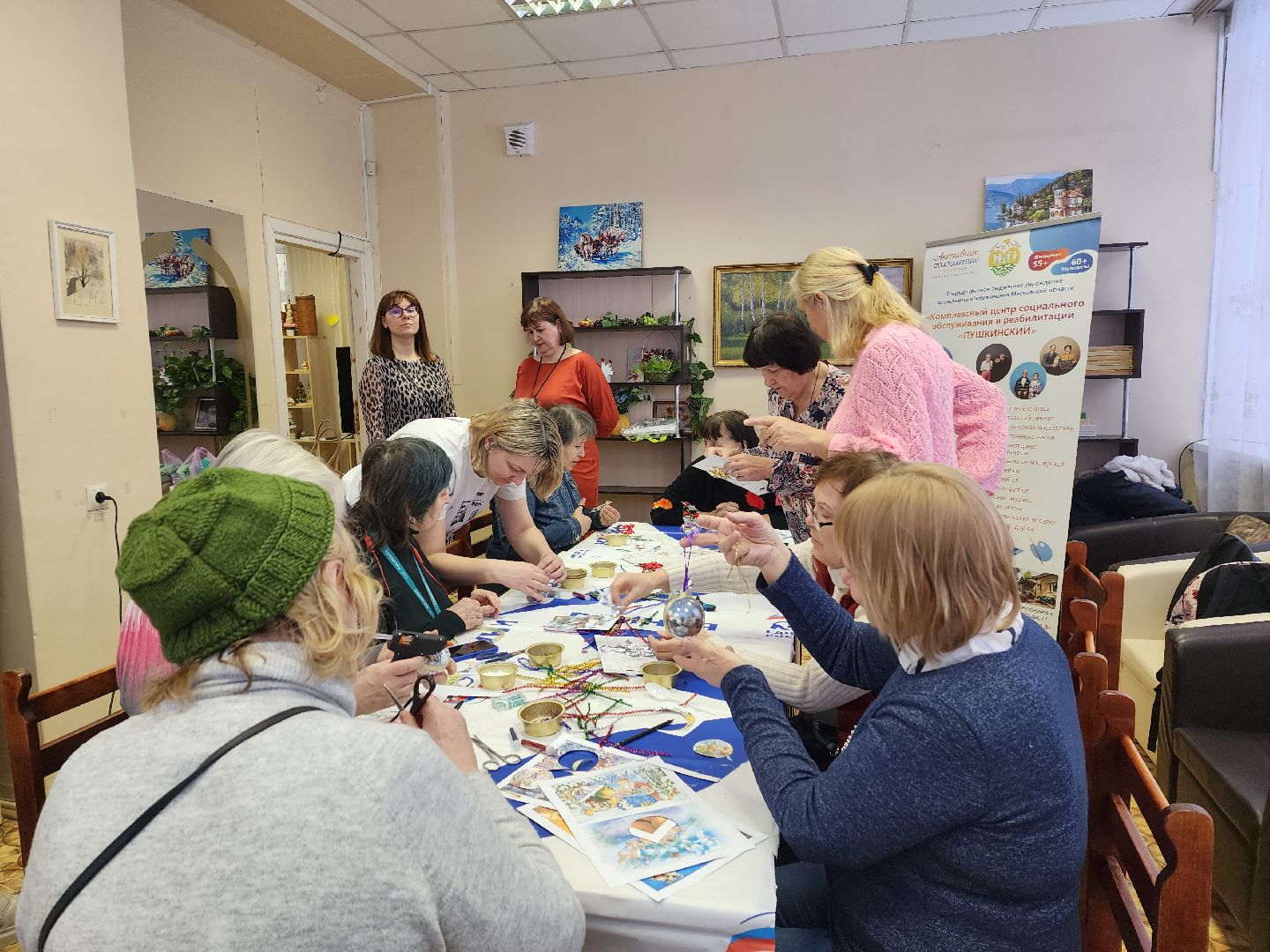 пушкино, мастер-класс, пожилые люди, новый год, елочные украшения,