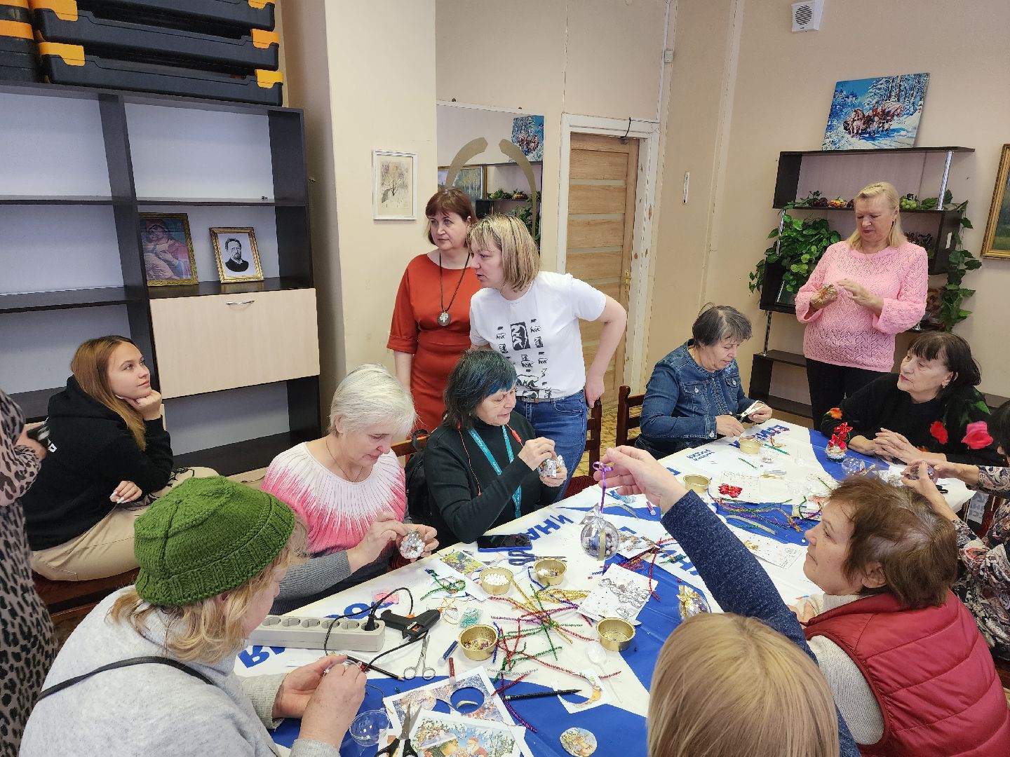 пушкино, мастер-класс, пожилые люди, новый год, елочные украшения,