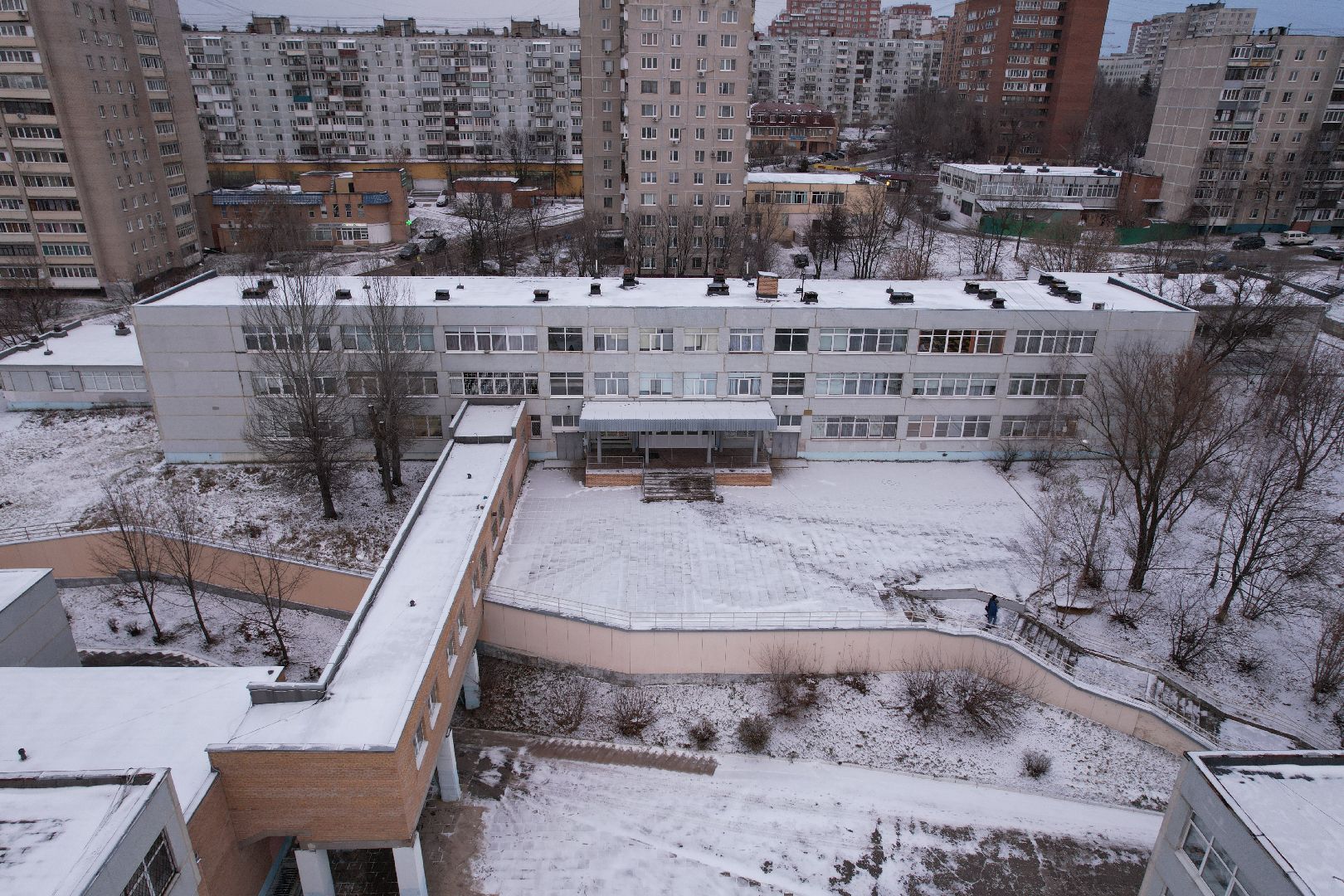 видео с коптера, дзержинский, школа,