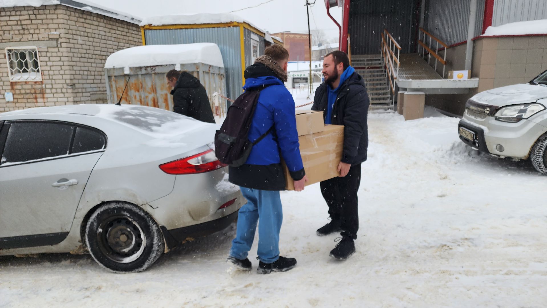 кашира, сво, гуманитарная помощь, продукты, теплые вещи, волонтеры, молодая гвардия,