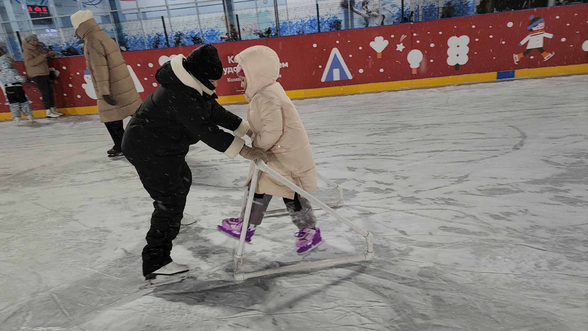 Серпухов, Подмосковье, зима в подмосковье, каток в парке, зимний досуг,