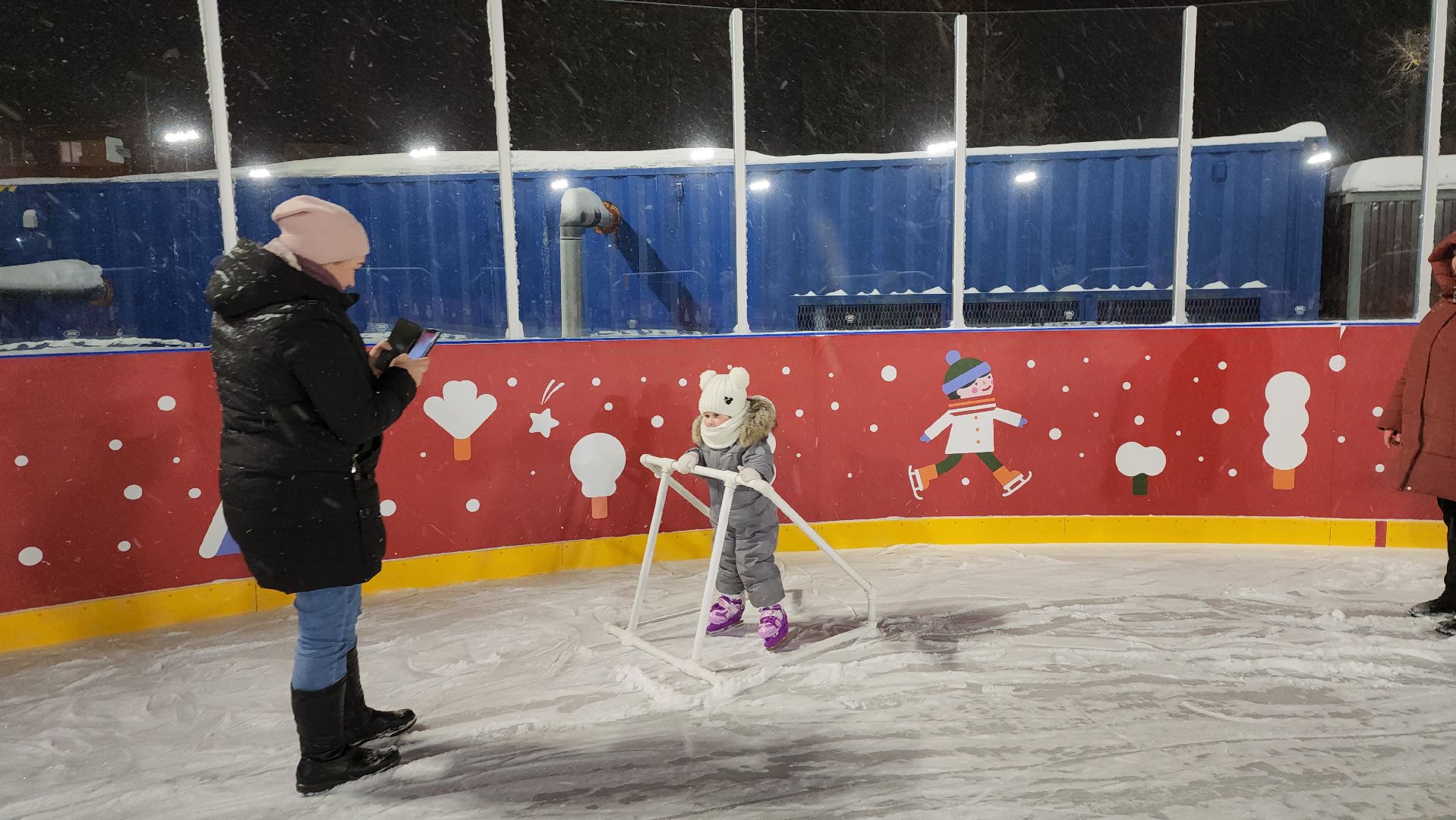 Серпухов, Подмосковье, зима в подмосковье, каток в парке, зимний досуг,
