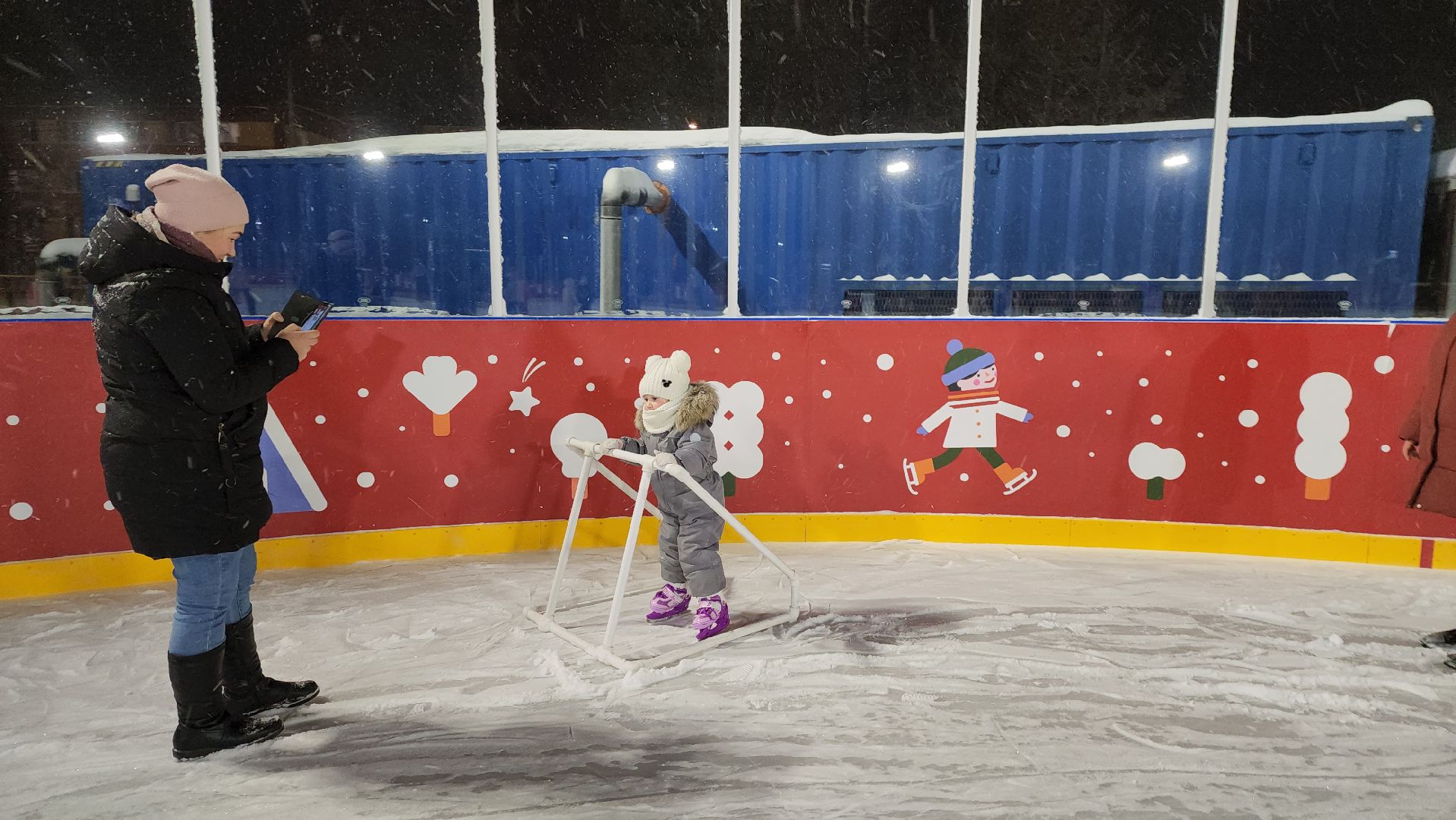 Серпухов, Подмосковье, зима в подмосковье, каток в парке, зимний досуг,