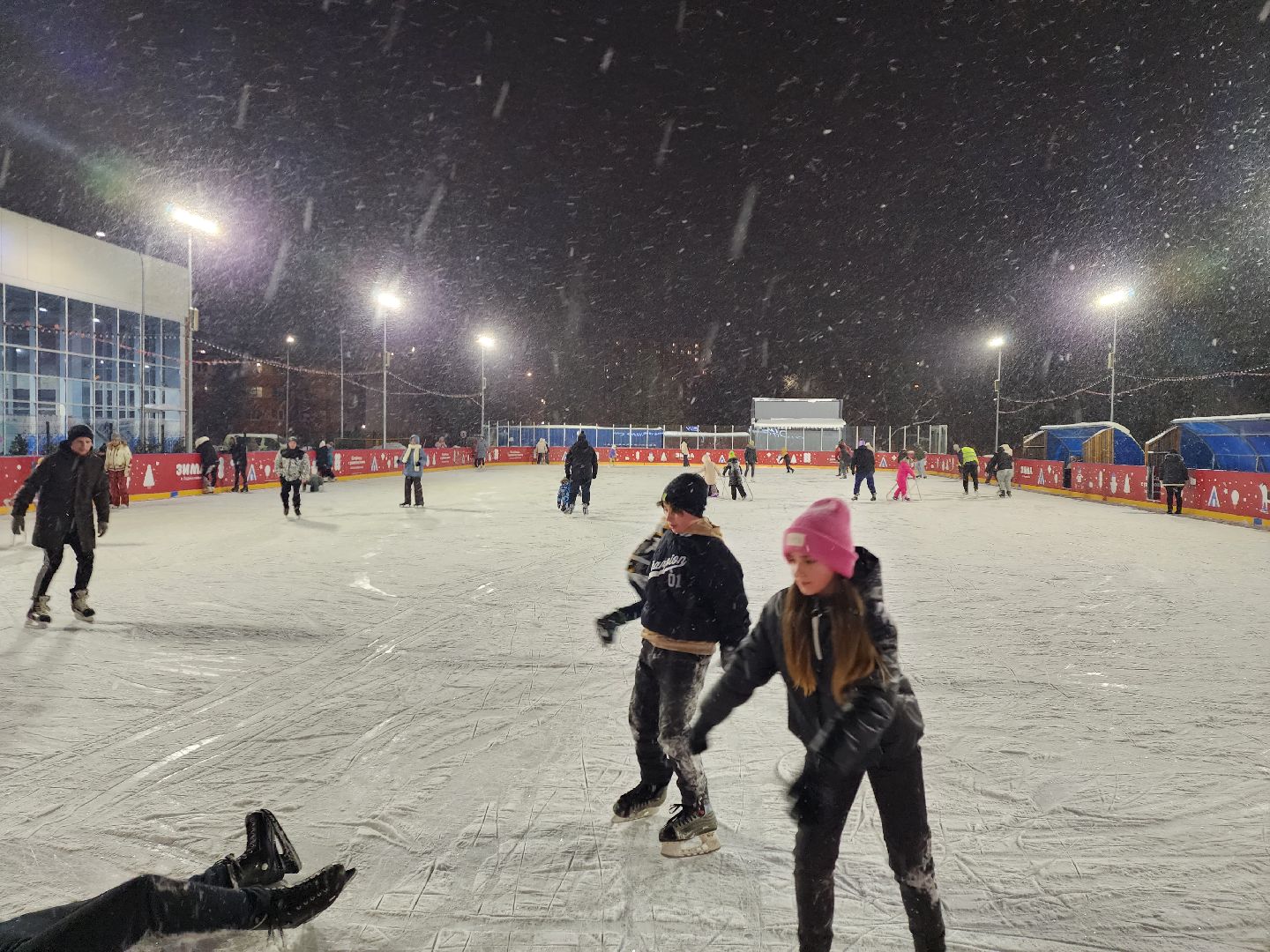 Серпухов, Подмосковье, зима в подмосковье, каток в парке, зимний досуг,