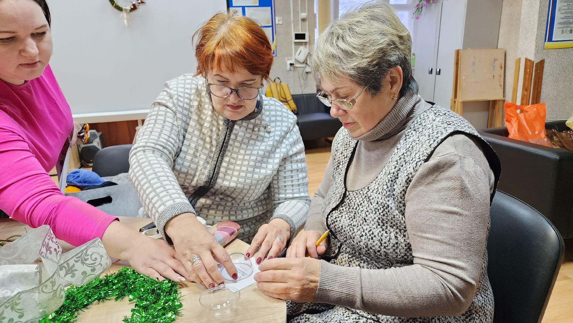 кашира, активное долголетие, новый год, мастер-класс, елочная игрушка, поделка, декор, зима в подмосковье,