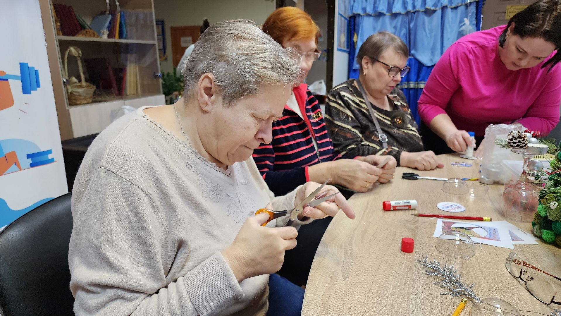 кашира, активное долголетие, новый год, мастер-класс, елочная игрушка, поделка, декор, зима в подмосковье,