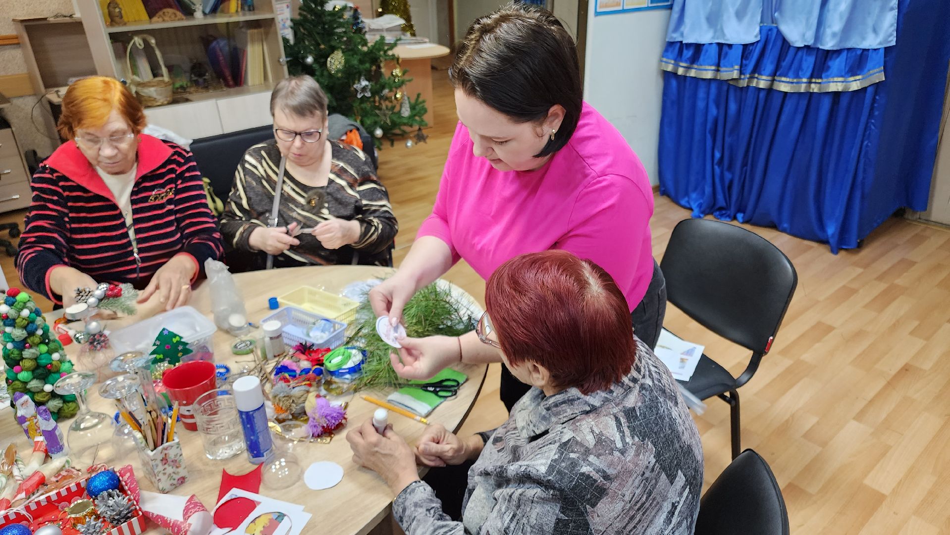кашира, активное долголетие, новый год, мастер-класс, елочная игрушка, поделка, декор, зима в подмосковье,