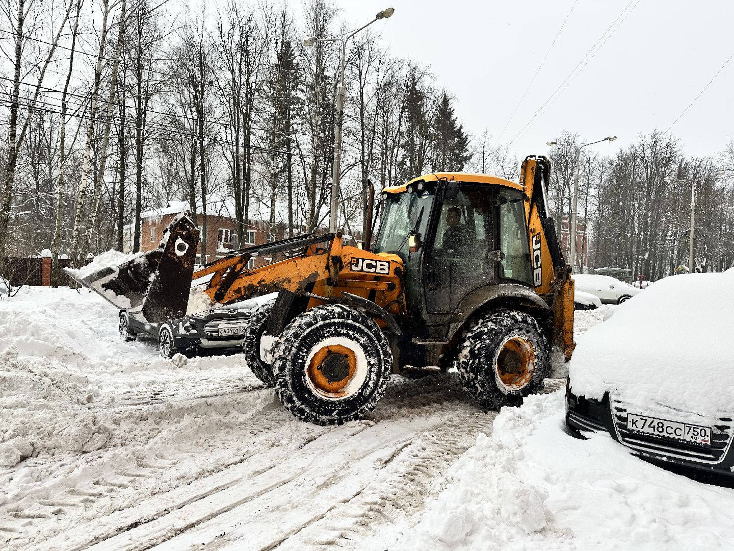уборка дворов, уборка общественных территорий, снегоуборочная техника, наро-фоминск,