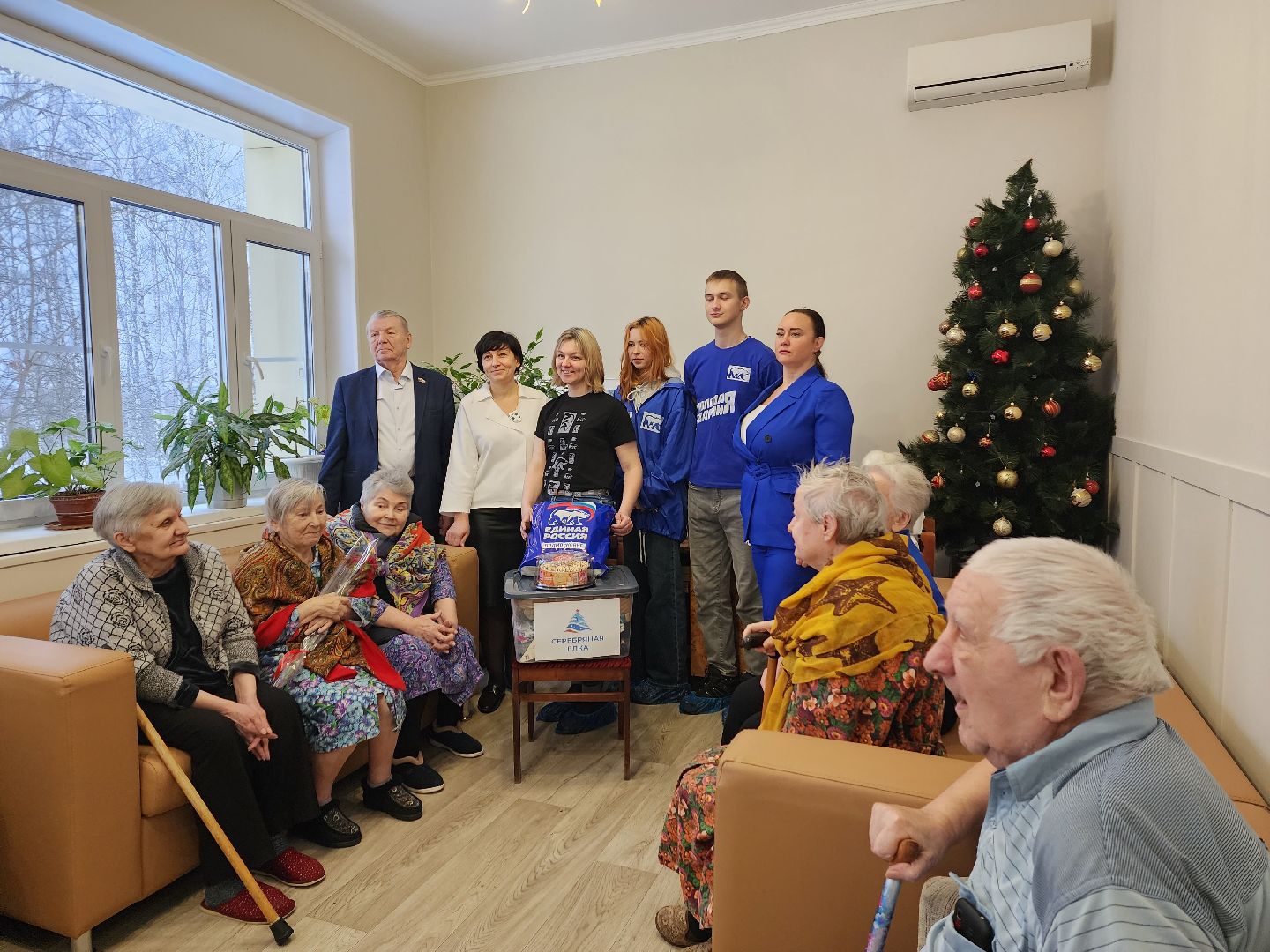 интернат, серебряные волонтеры, ивантеевка, акция, новогодний подарок,