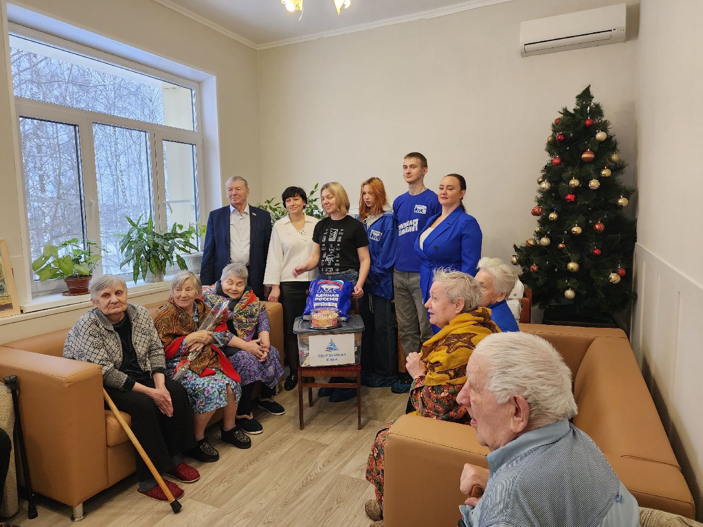 интернат, серебряные волонтеры, ивантеевка, акция, новогодний подарок,