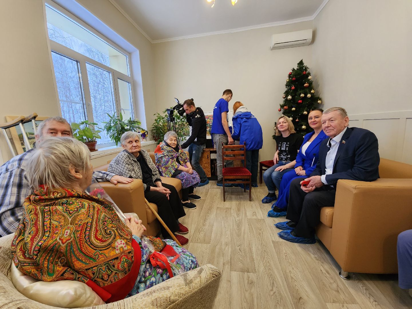 интернат, серебряные волонтеры, ивантеевка, акция, новогодний подарок,