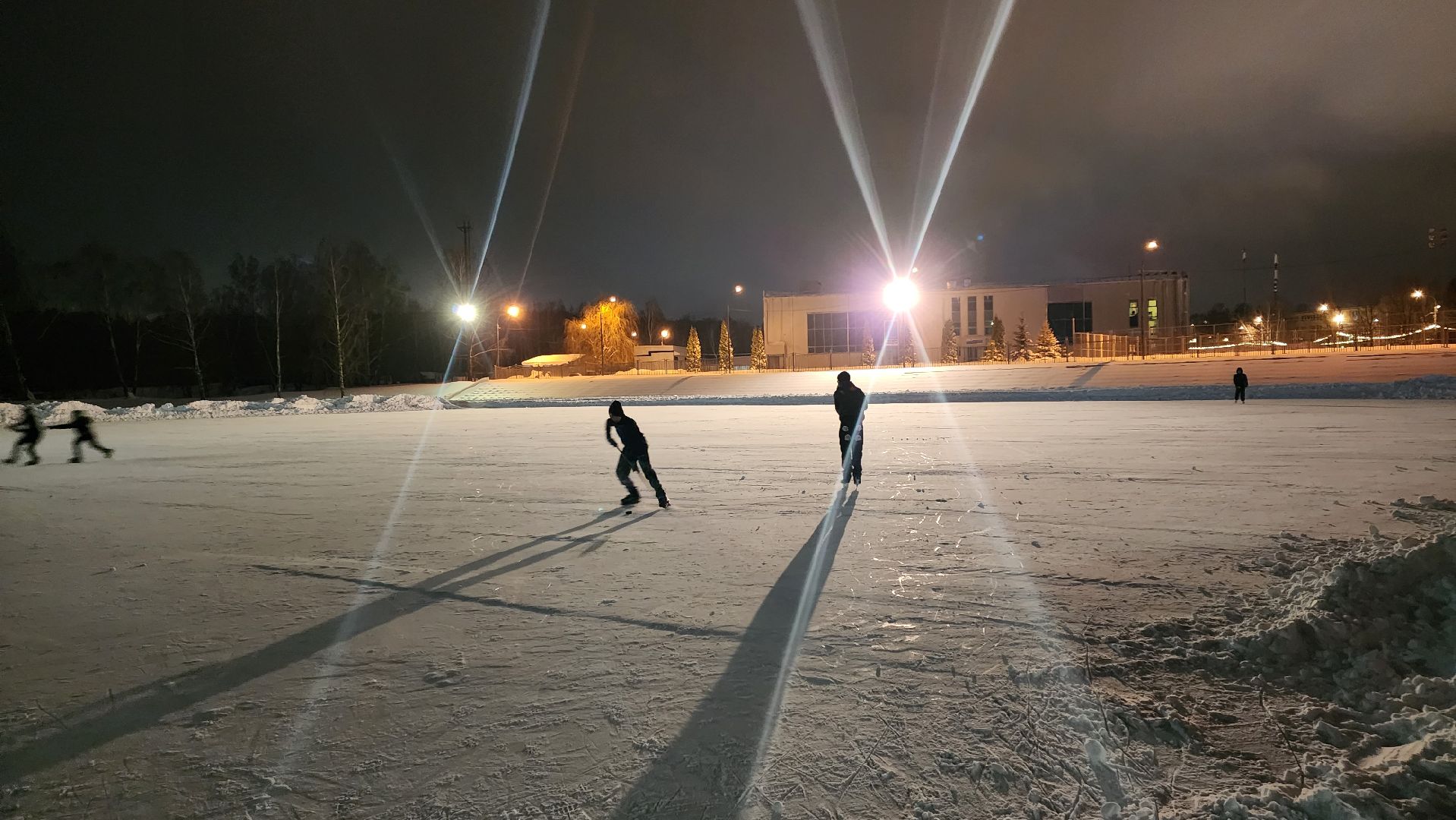 кашира, новый год, новогодняя елка, праздничные гуляния, каток, иллюминация, стадион энергетик,