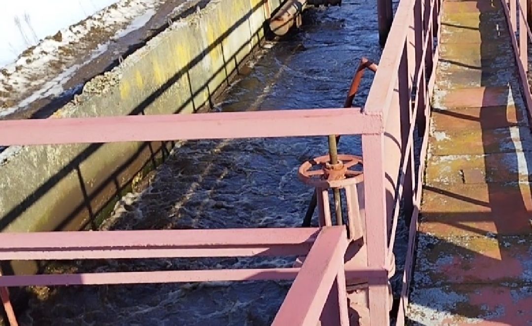 Паводок, Белоомут, ЖКХ