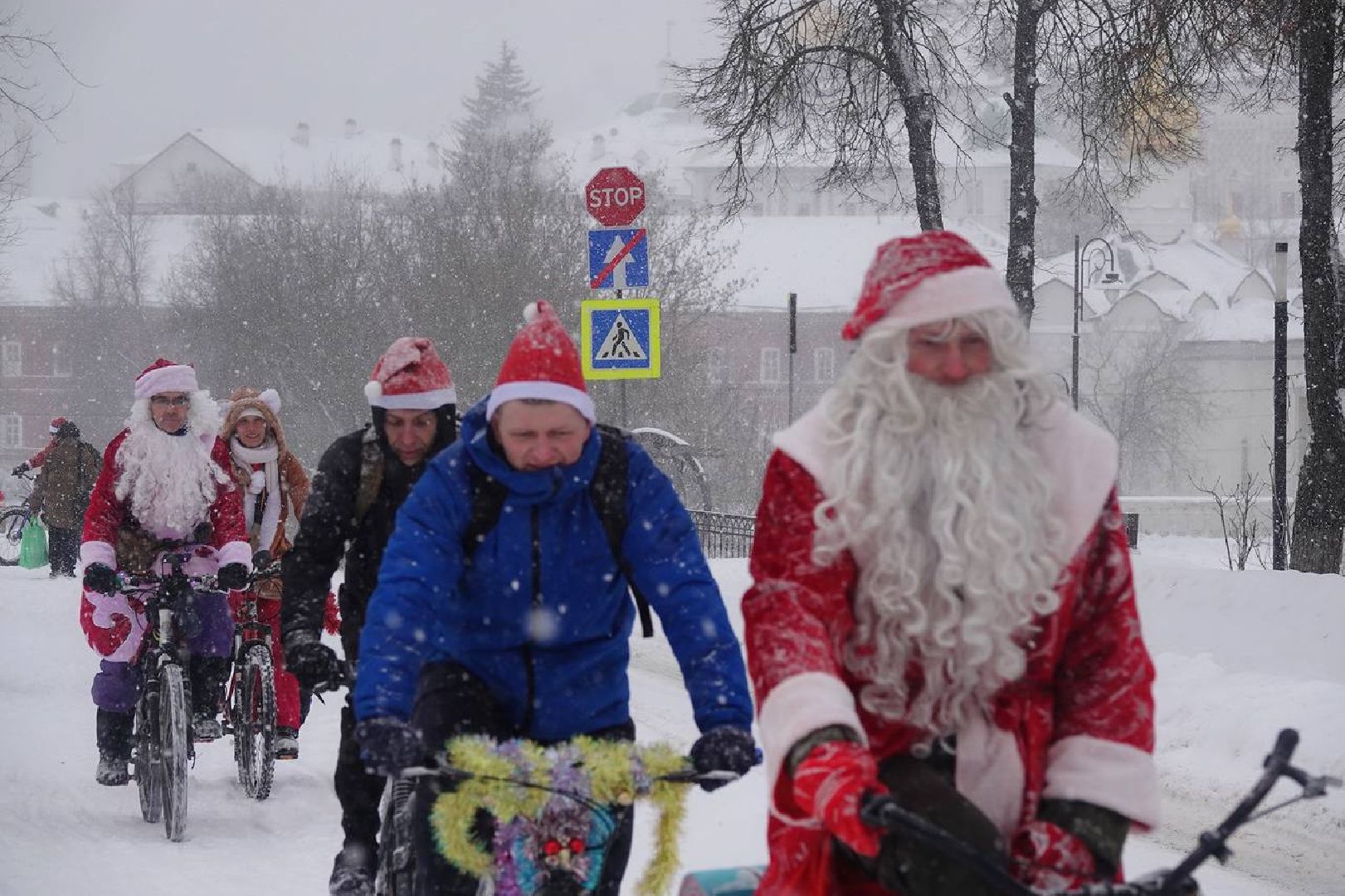 Сергиев Посад, Парад Дедом Морозов, Зима в Подмосковье, Праздник, Новый Год, Велопробег, Зимний велопробег, Праздничное настроение, Спорт, Здоровый образ жизни, Чудо,