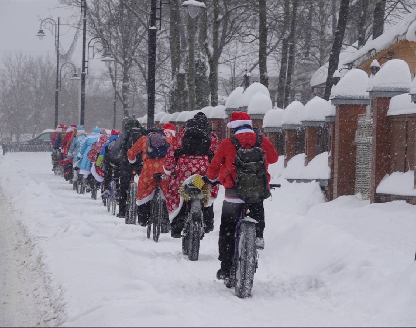Сергиев Посад, Парад Дедом Морозов, Зима в Подмосковье, Праздник, Новый Год, Велопробег, Зимний велопробег, Праздничное настроение, Спорт, Здоровый образ жизни, Чудо,