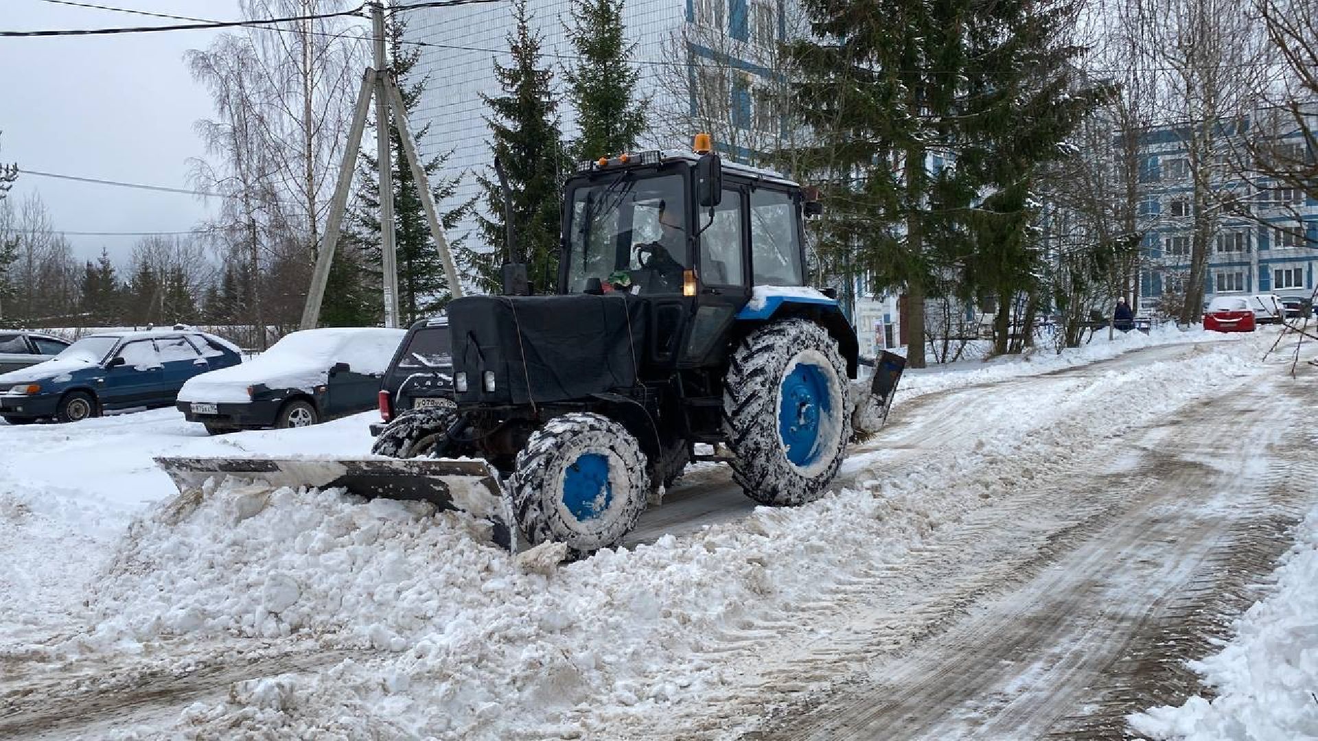 волоколамск, снег, снегопад, снегоуборка, снегоуборочная техника, коммунальная техника, коммунальные службы, дорожные службы,
