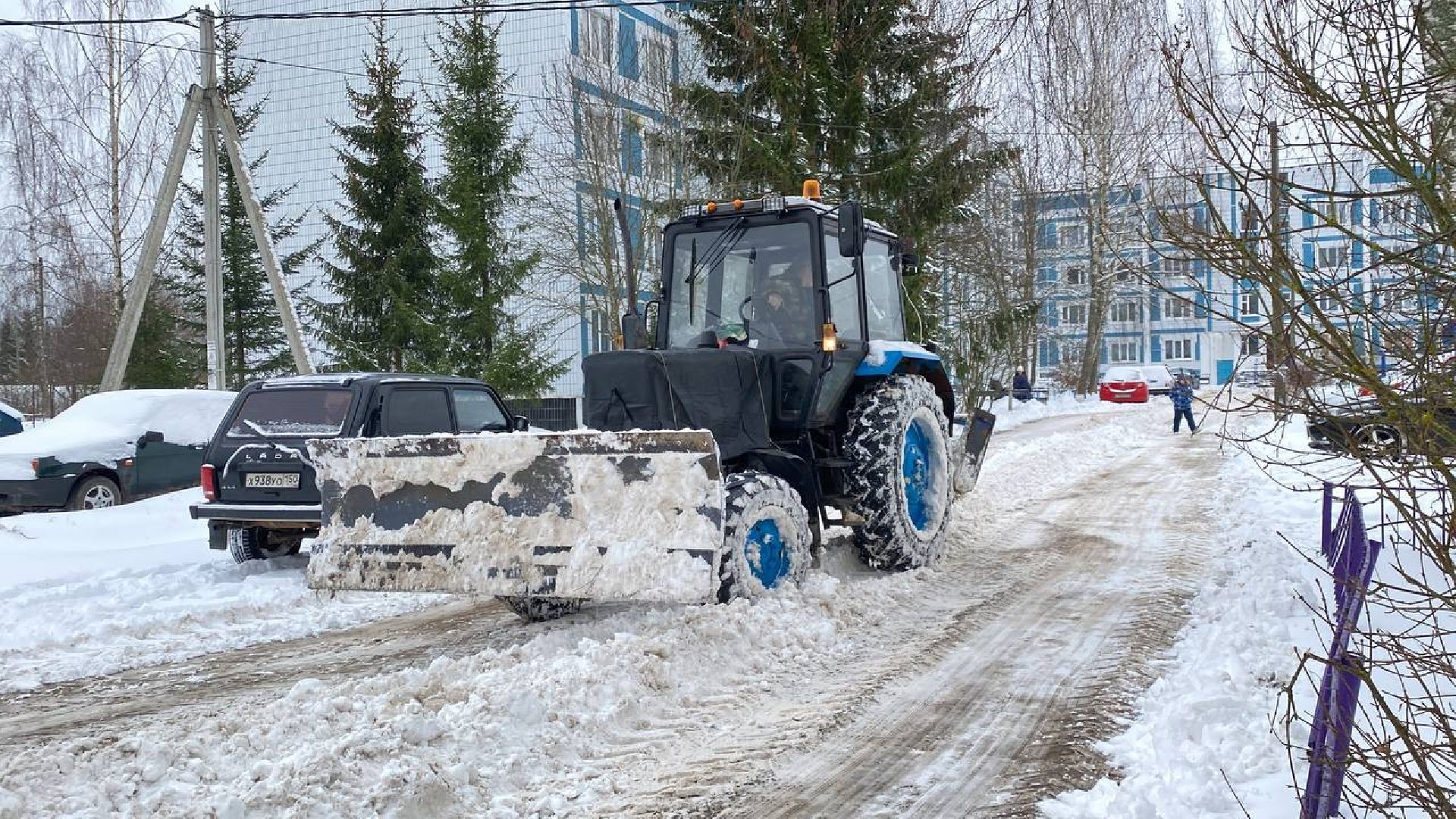 волоколамск, снег, снегопад, снегоуборка, снегоуборочная техника, коммунальная техника, коммунальные службы, дорожные службы,