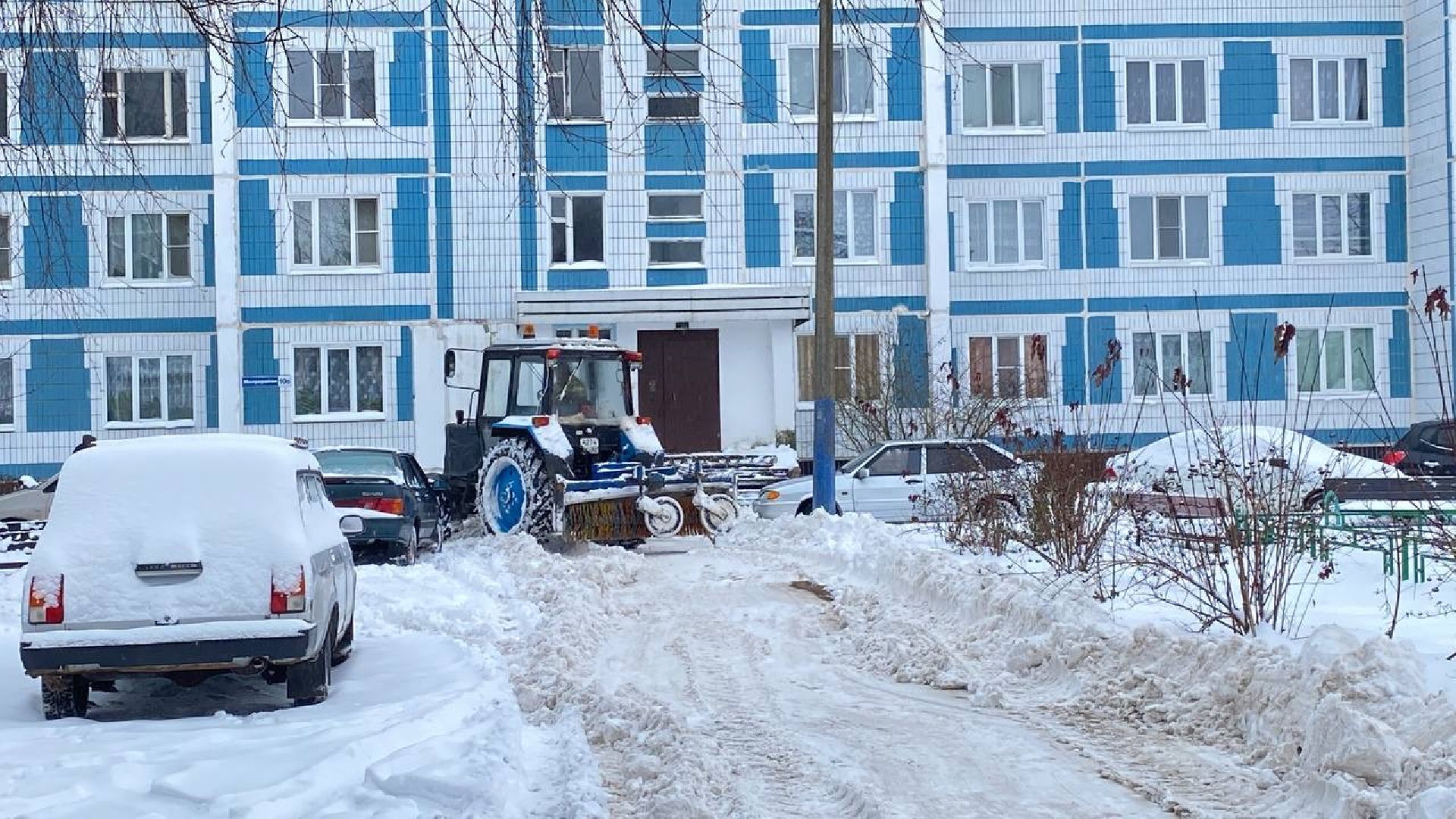 волоколамск, снег, снегопад, снегоуборка, снегоуборочная техника, коммунальная техника, коммунальные службы, дорожные службы,