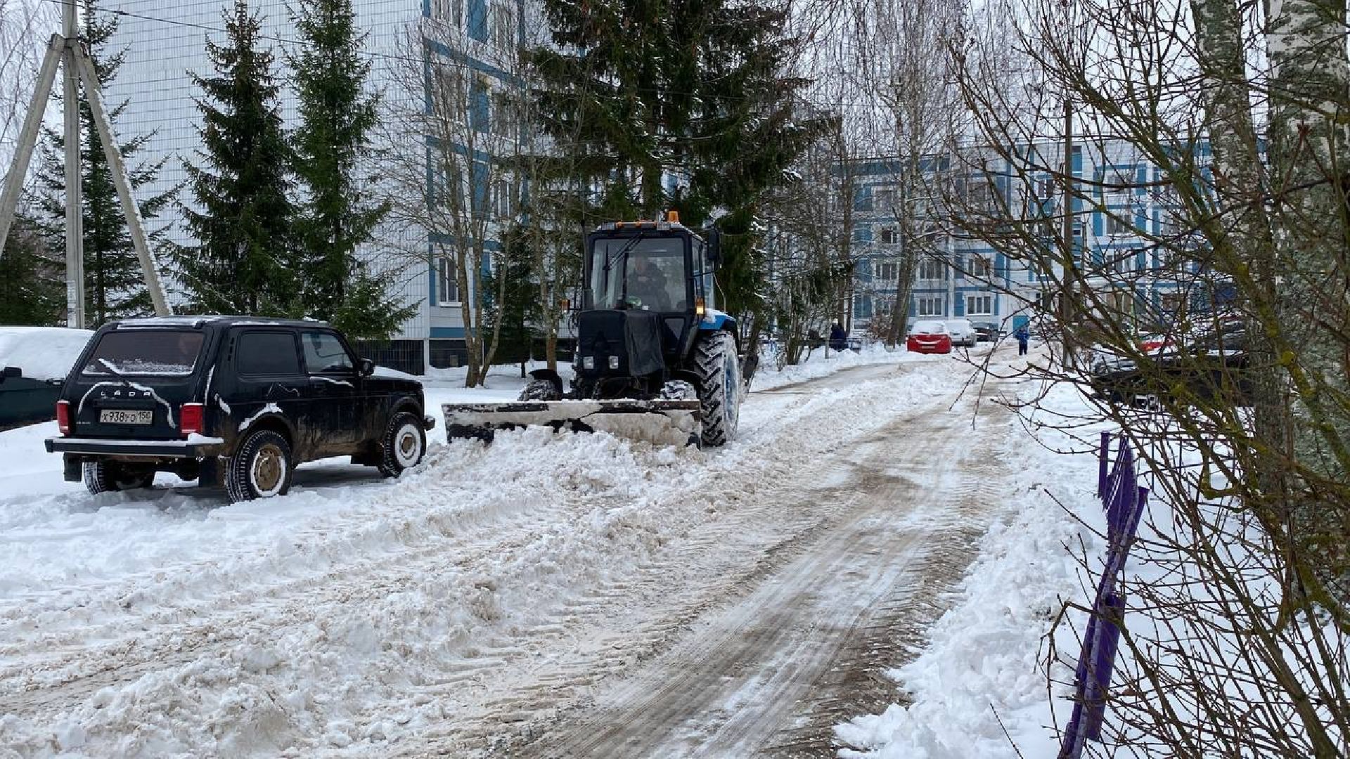 волоколамск, снег, снегопад, снегоуборка, снегоуборочная техника, коммунальная техника, коммунальные службы, дорожные службы,