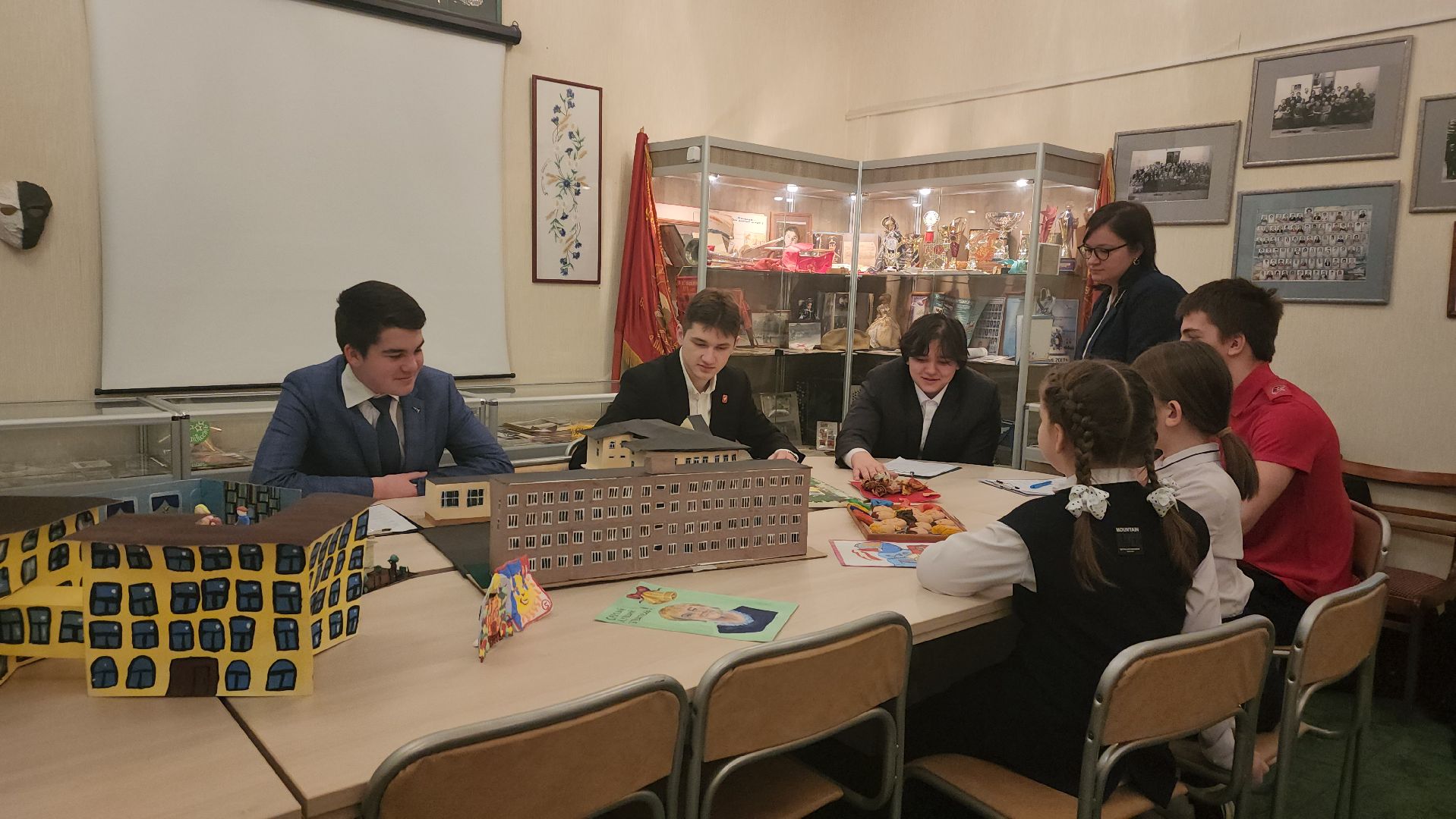 Городской округ Пушкинский, Ивантеевка, Парта Героя, Молодая Гвардия, Единая Россия, образование, Дети, Память,