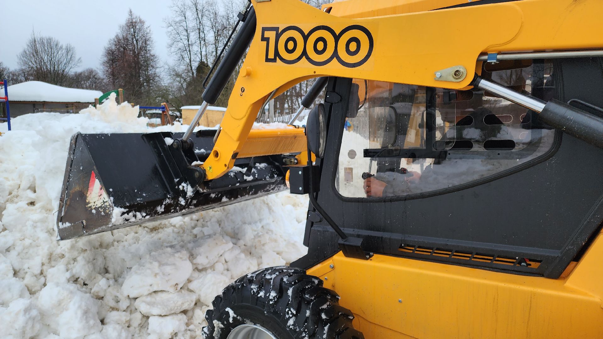 кашира, жкх, мбу благоустройство, уборка снега, минипогрузчик, ANT 1000, снегопад, снегопад ваня,