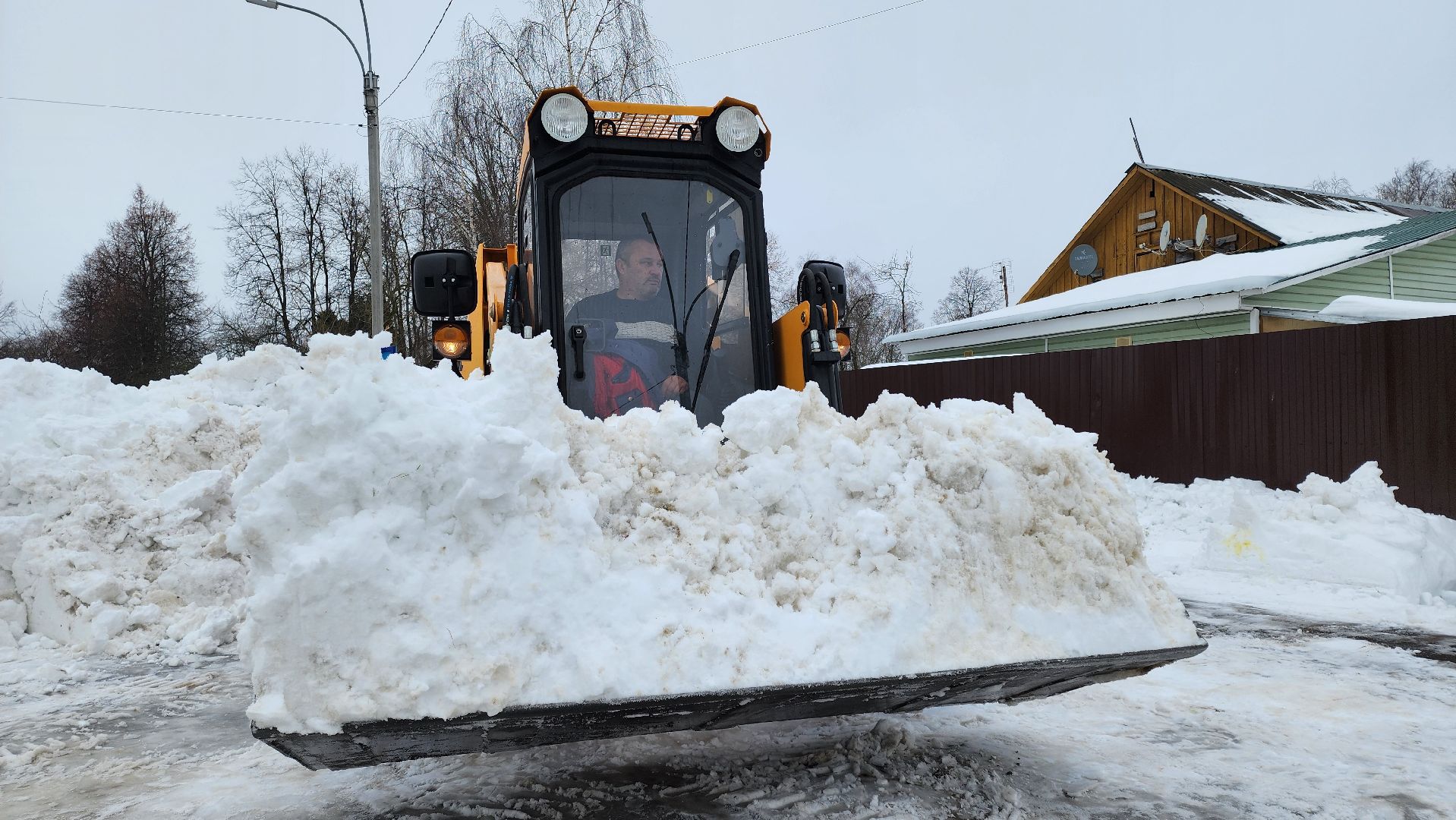 кашира, жкх, мбу благоустройство, уборка снега, минипогрузчик, ANT 1000, снегопад, снегопад ваня,