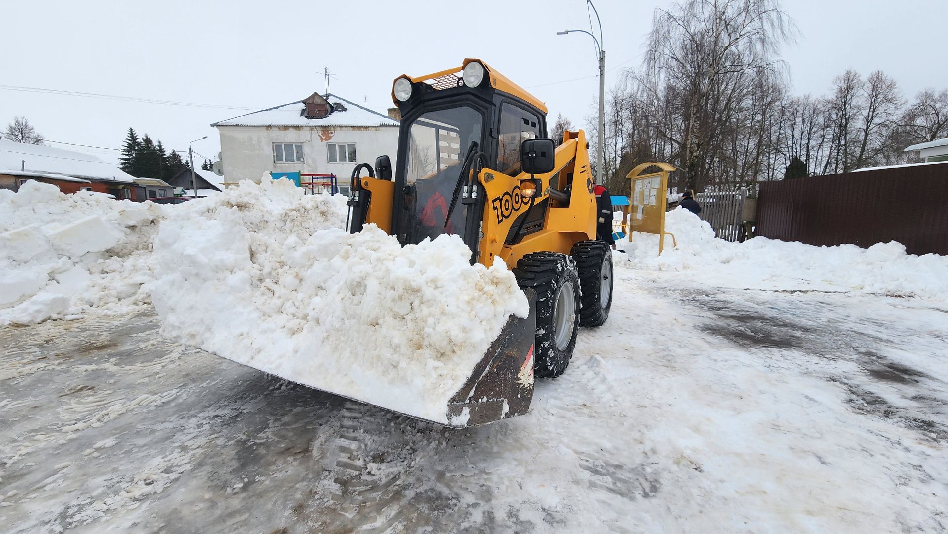 кашира, жкх, мбу благоустройство, уборка снега, минипогрузчик, ANT 1000, снегопад, снегопад ваня,