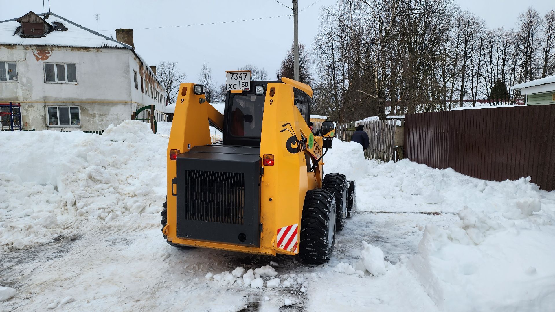 кашира, жкх, мбу благоустройство, уборка снега, минипогрузчик, ANT 1000, снегопад, снегопад ваня,