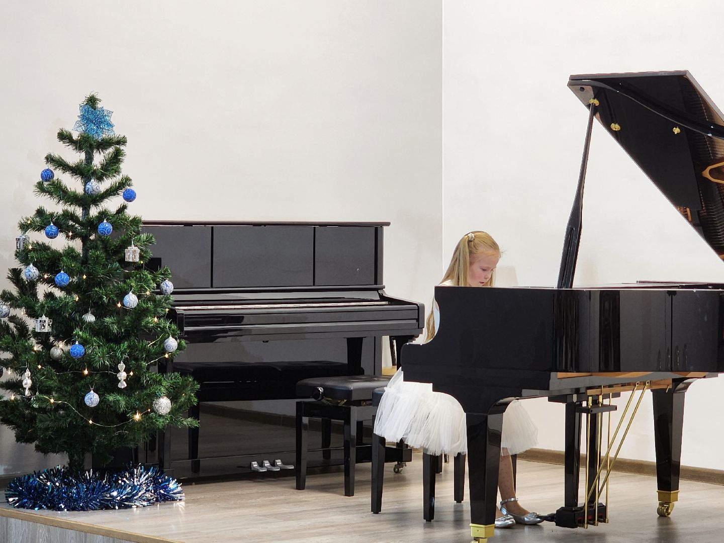 воскресенск, музыкальная школа, новые инструменты, фортепиано, дети, творческий коллектив, образование,