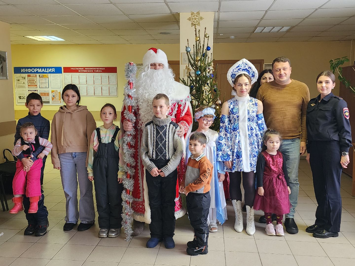 ёлка, дети, полиция,